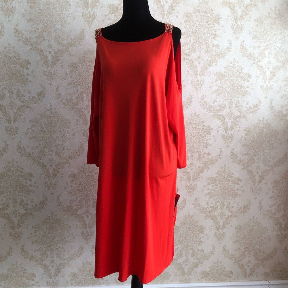 BNWT Avenue cold shoulders dress